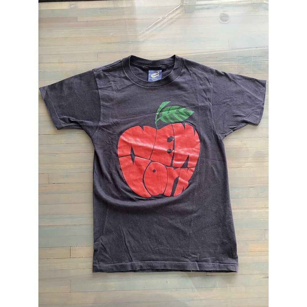 (Sneakers Tag) Vtg 1987 Walton/Lesal West Inc NEW YORK city Apple T-Shirt-Small